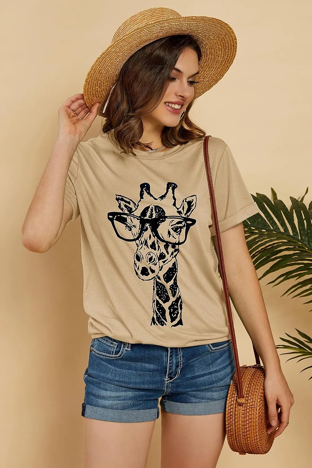 Auburet Womens Giraffe T Shirt Summer Funny Graphic Short Sleeve Crewneck Tees Casual Shirt Tops
