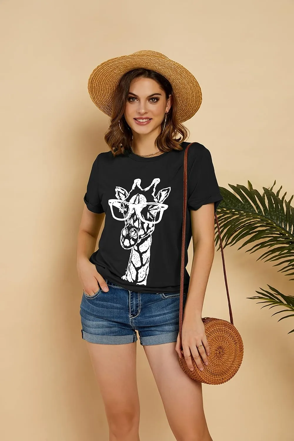 Auburet Womens Giraffe T Shirt Summer Funny Graphic Short Sleeve Crewneck Tees Casual Shirt Tops
