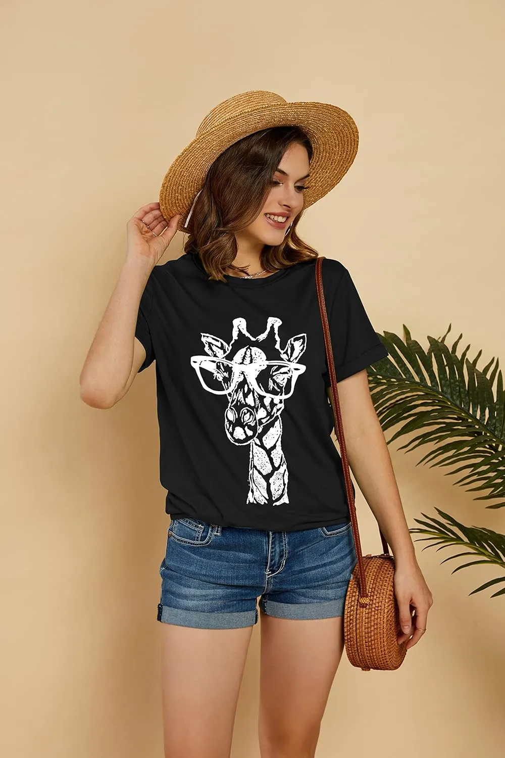 Auburet Womens Giraffe T Shirt Summer Funny Graphic Short Sleeve Crewneck Tees Casual Shirt Tops