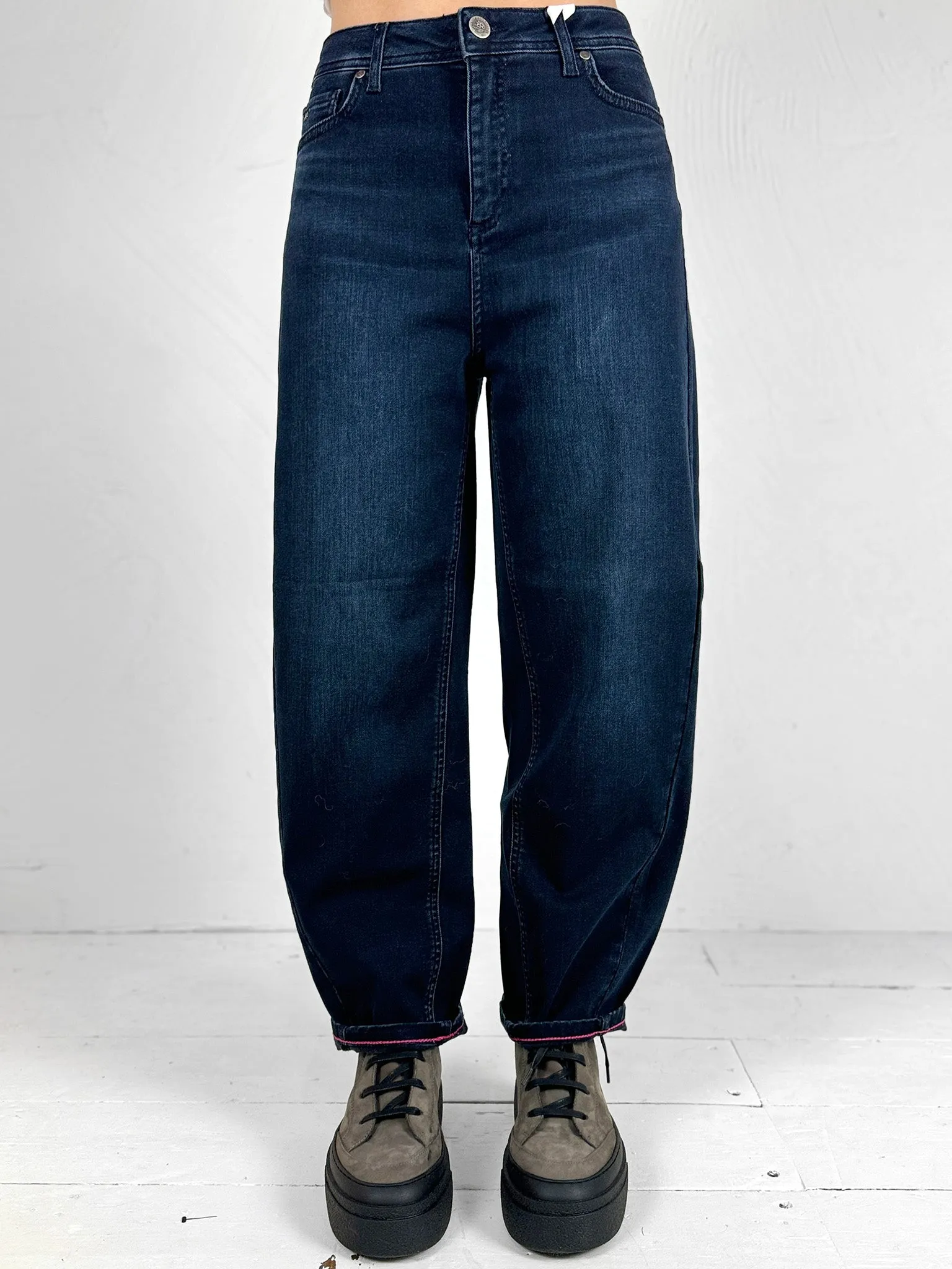 Hanni Barrel Jeans - 2 Colours