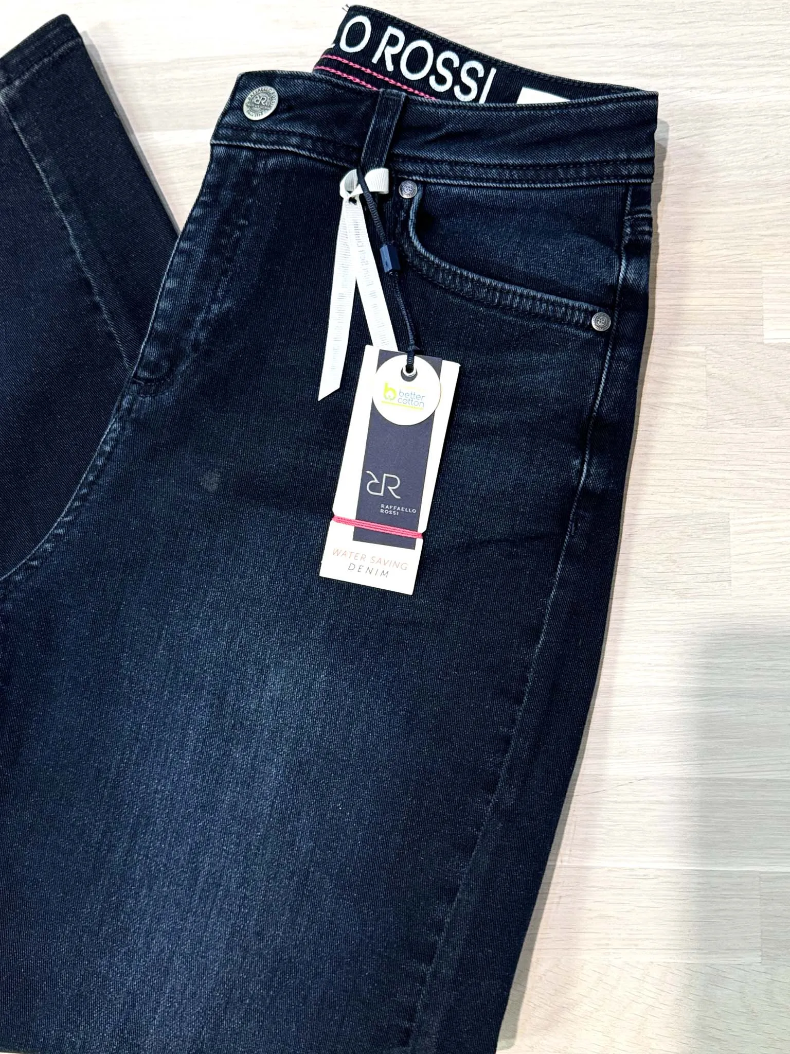 Hanni Barrel Jeans - 2 Colours
