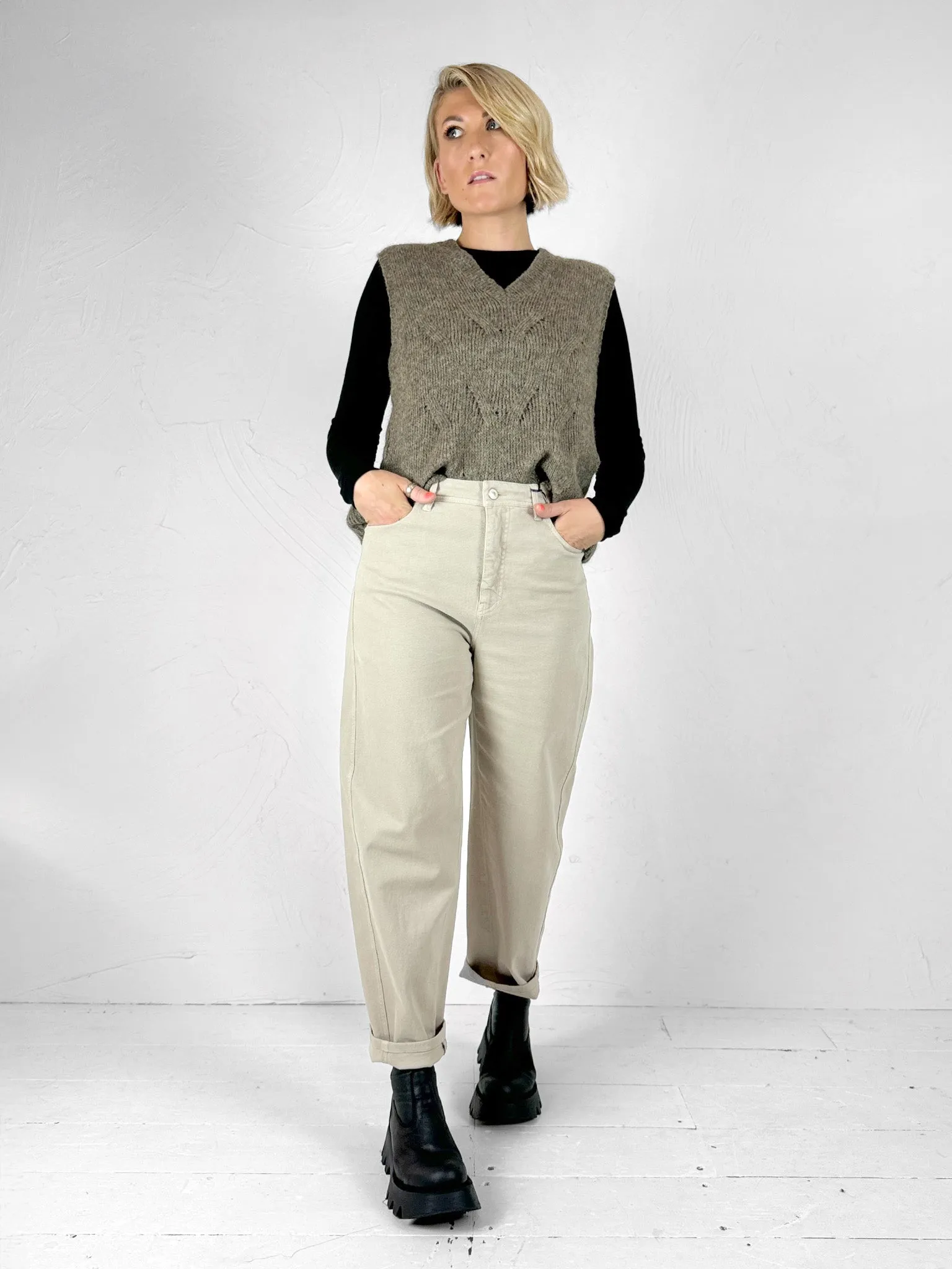Hanni Barrel Jeans - 2 Colours