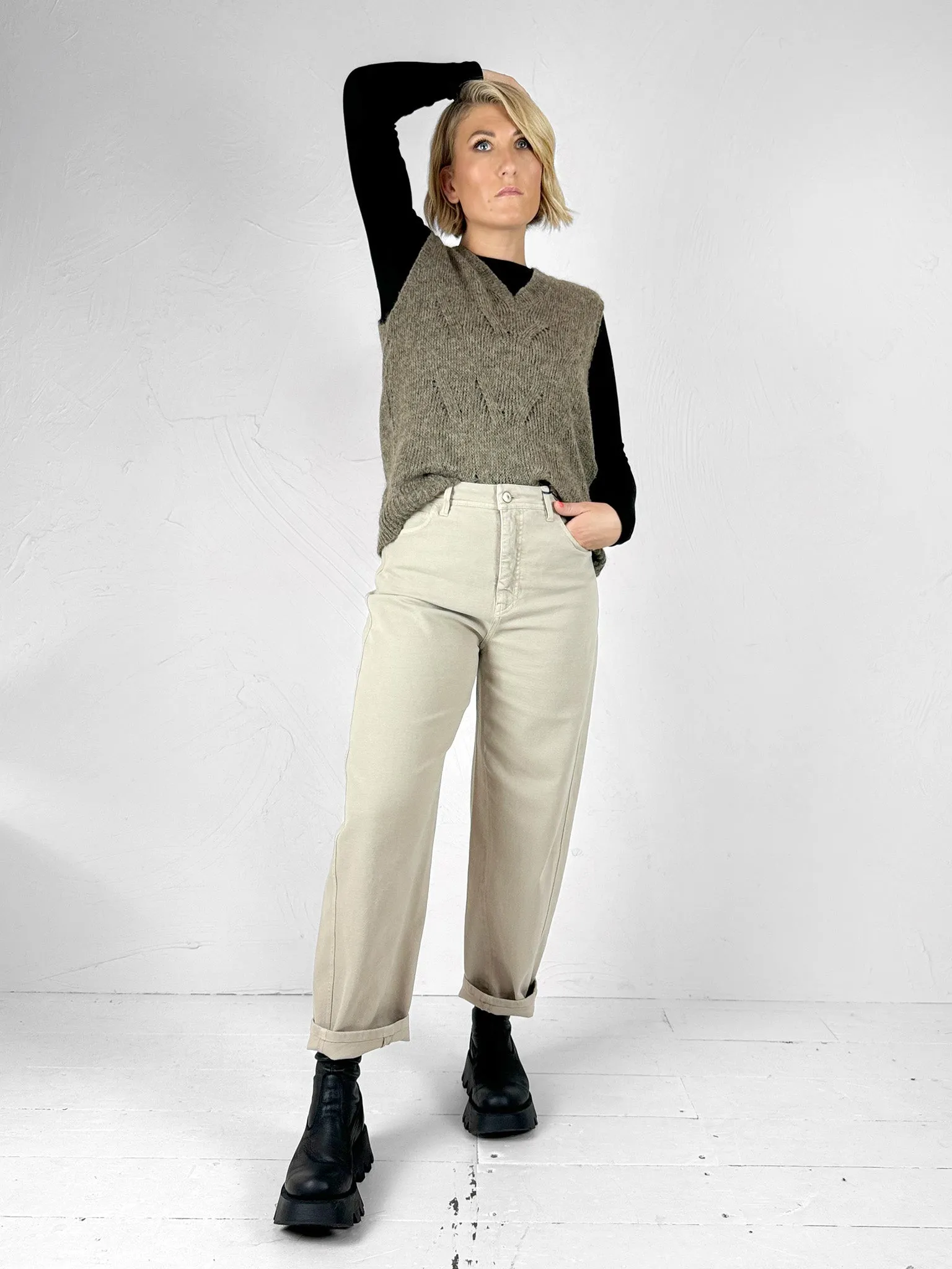 Hanni Barrel Jeans - 2 Colours
